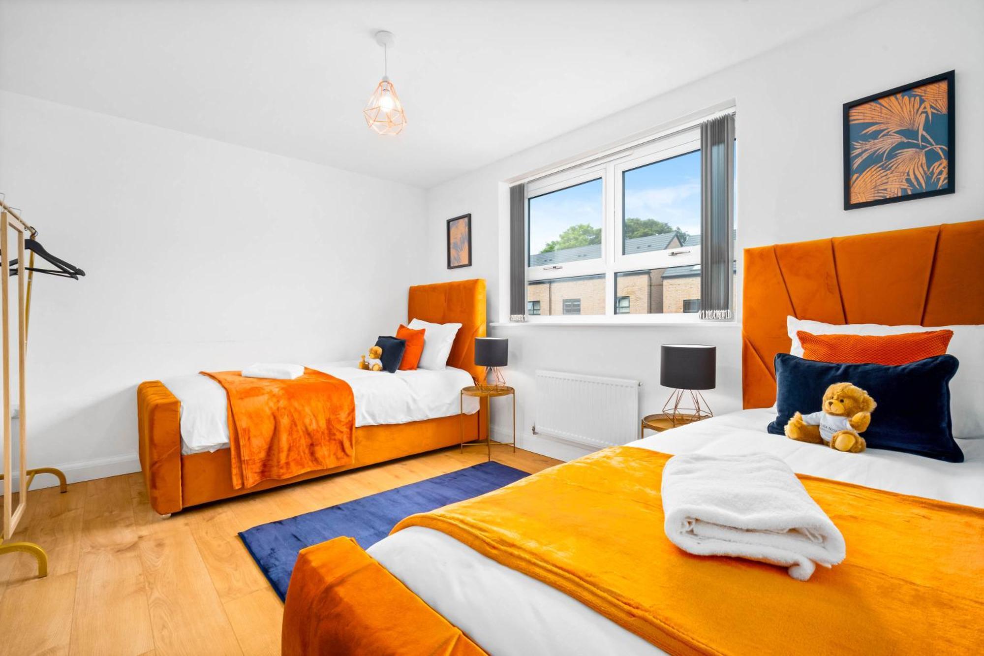 Luxury City Centre 5 Bed House With En-Suite, Bbq, On-Site Parking By Azura Nights Birmingham Exterior photo
