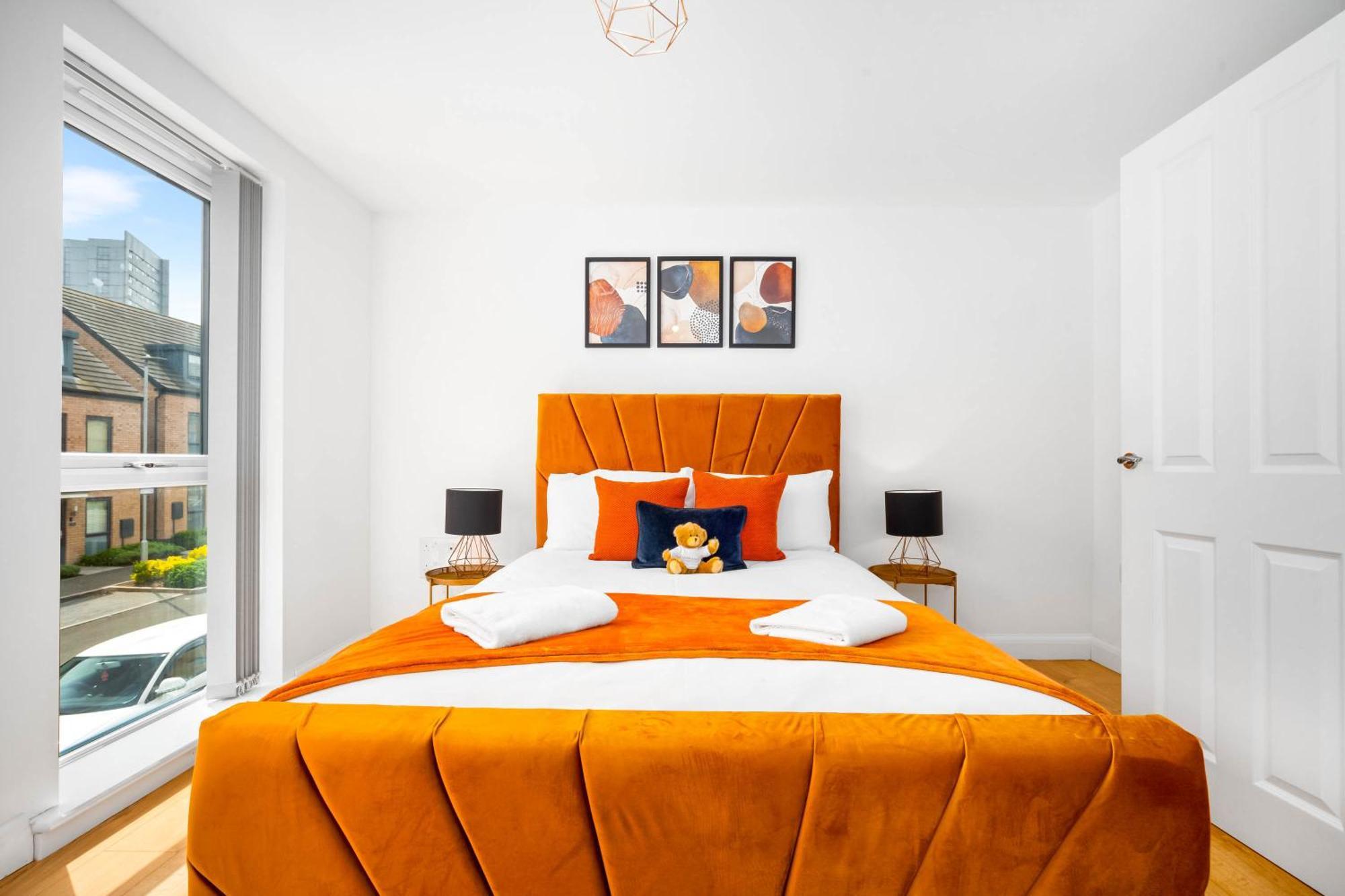 Luxury City Centre 5 Bed House With En-Suite, Bbq, On-Site Parking By Azura Nights Birmingham Exterior photo