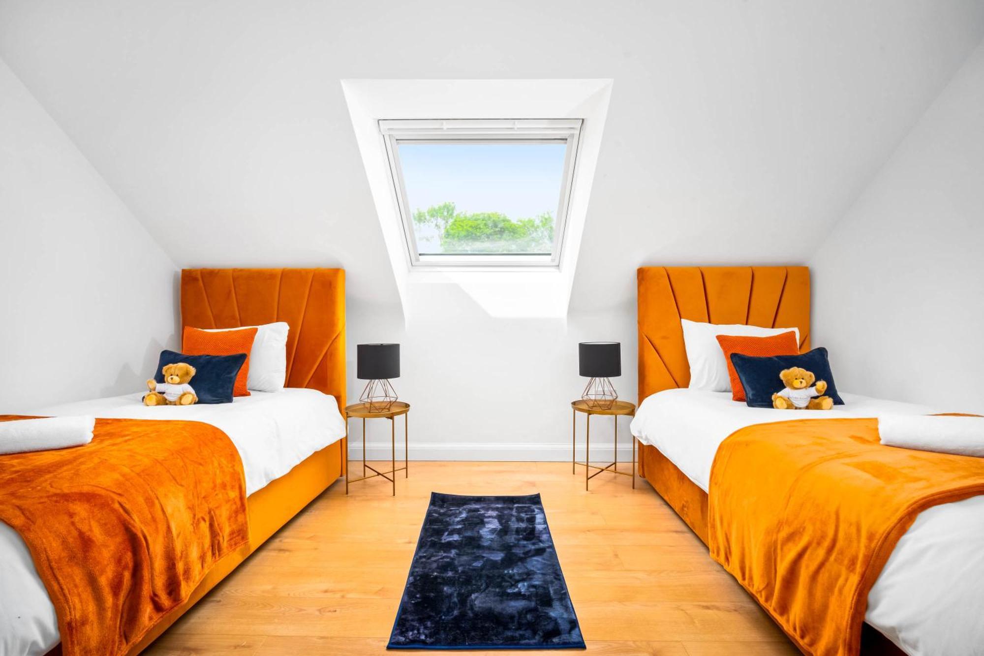 Luxury City Centre 5 Bed House With En-Suite, Bbq, On-Site Parking By Azura Nights Birmingham Exterior photo
